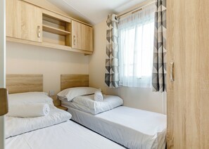 2 bedrooms, WiFi - 2 bedroom accommodation in Nr St Austell (Nr St Austell)
