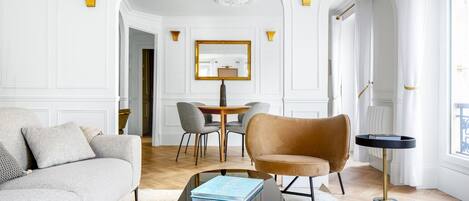 Télévision, chaîne hi-fi