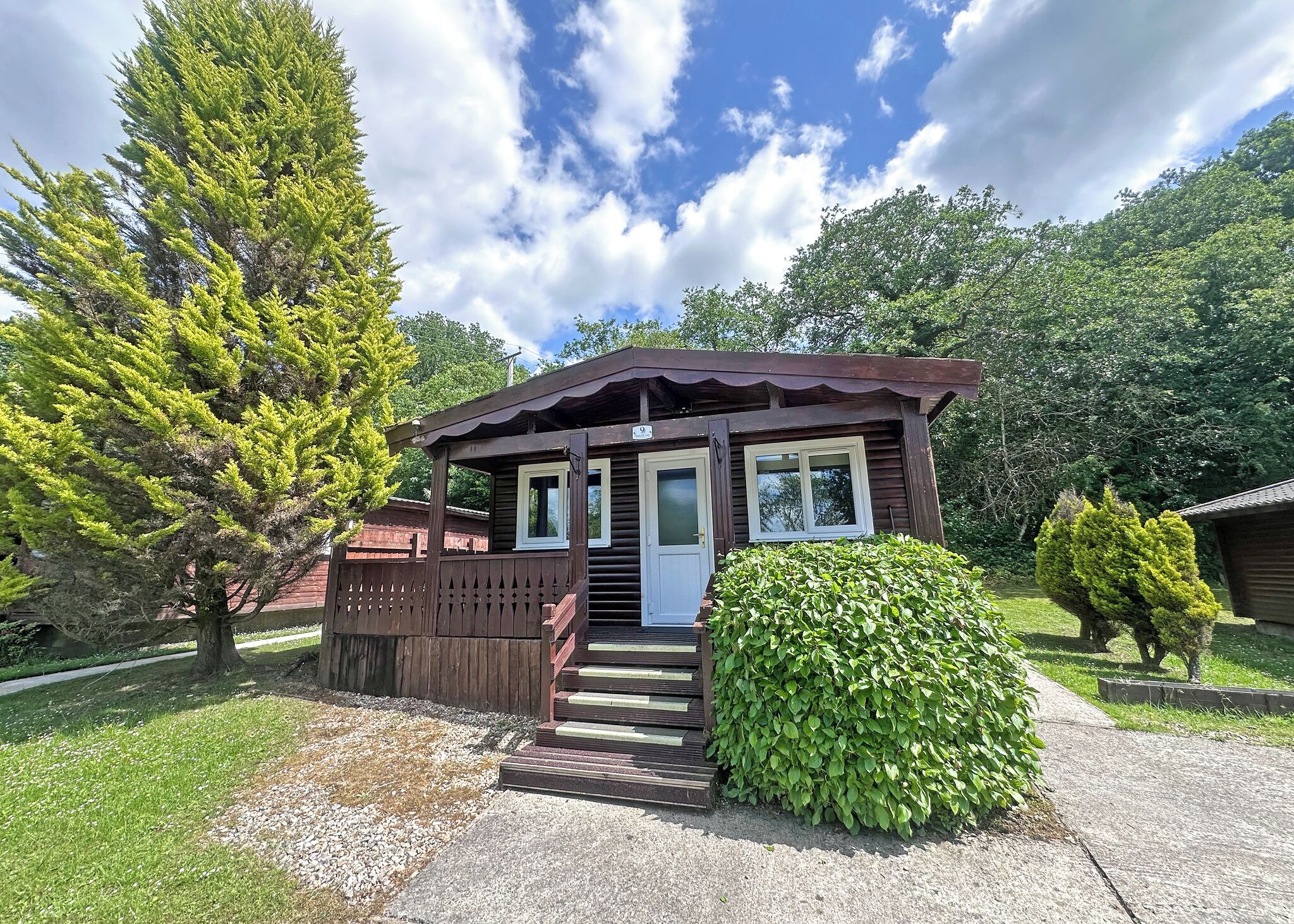 المنشأة من الخارج