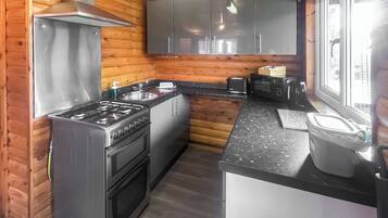 Fridge, oven, stovetop, toaster