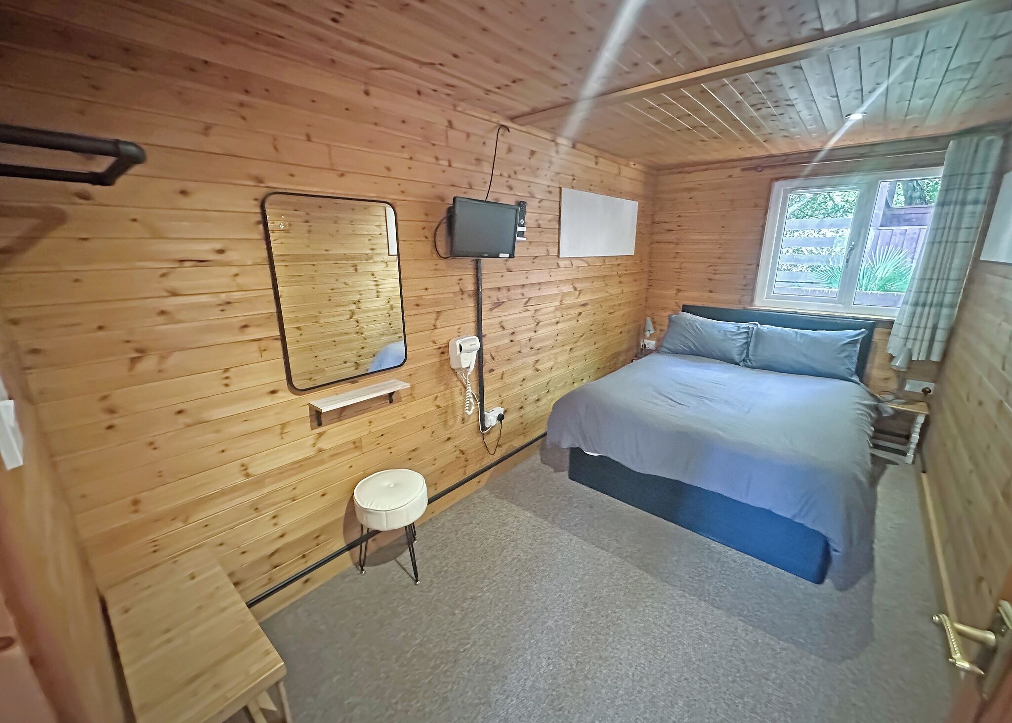 2 bedrooms