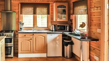 Réfrigérateur, four, plaque de cuisson, grille-pain