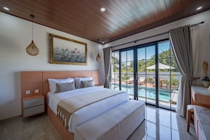 Villa Deluxe, 2 chambres, patio, vue sur la piscine | Draps en coton égyptien, literie de qualité, coffre-fort, bureau