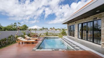 Kolam renang outdoor