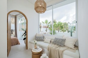3 bedrooms, bed sheets