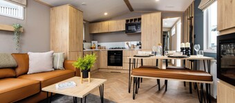 Spacious, light and contemporary lodge.