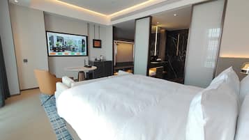 Blackout curtains, free WiFi