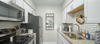 Spacious and Stylish Apartment | AT&T Stadium