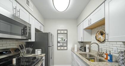 Spacious and Stylish Apartment | AT&T Stadium