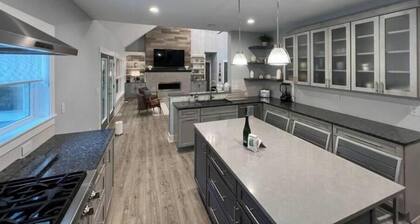 Water-Winter Wonderland! Hot Tub & Game Room