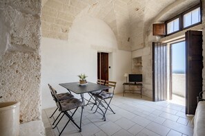 Dining - GuestHost - White Stone (Ostuni)