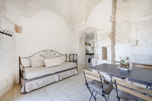 Dining - GuestHost - White Stone (Ostuni)