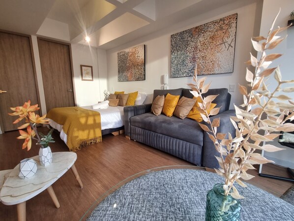 1 sovrum, skrivbord, strykjärn/strykbräda och wi-fi