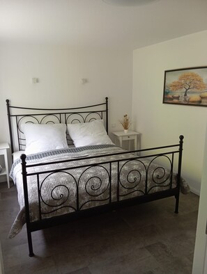 1 Schlafzimmer, kostenloses WLAN, Bettwäsche