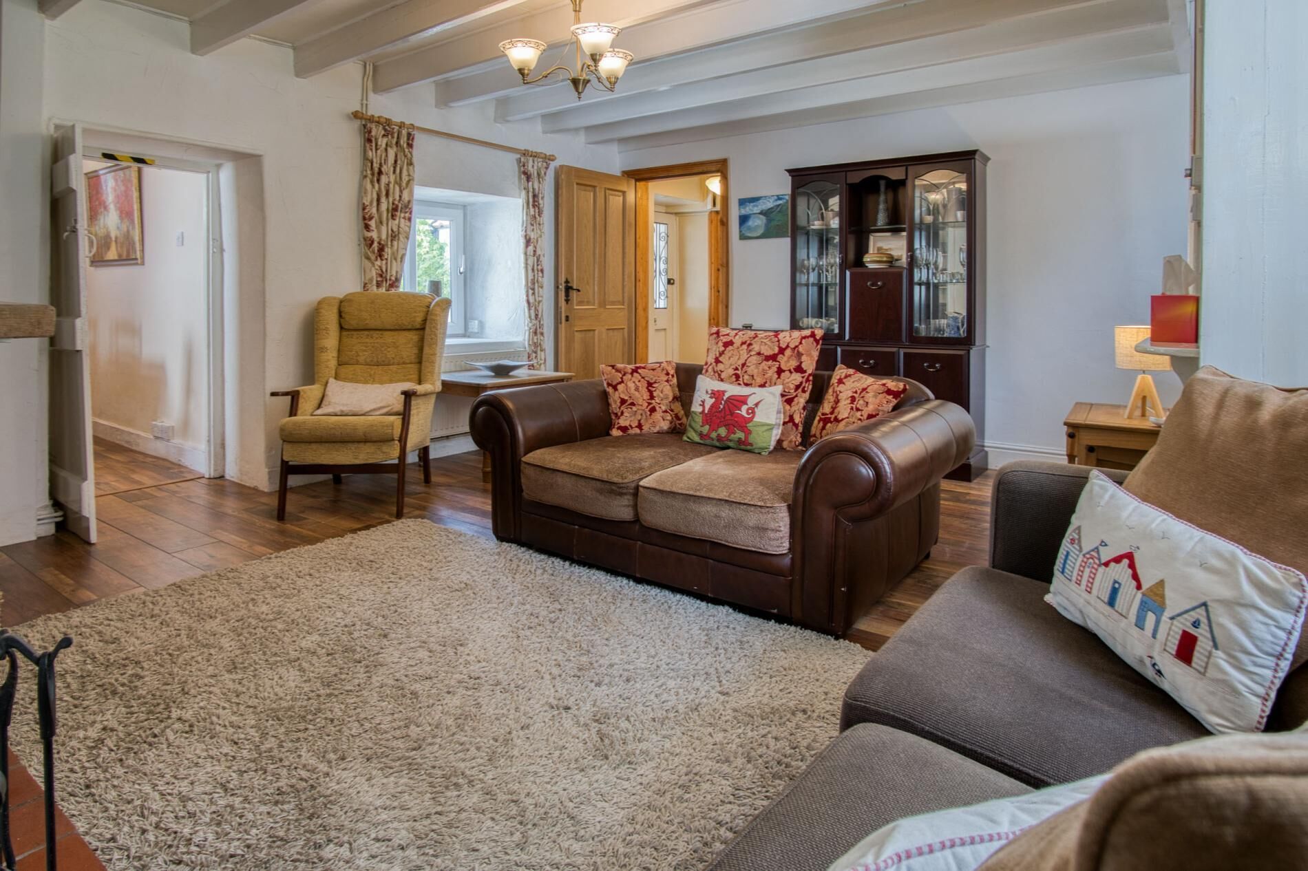 Smart-tv och eldstad