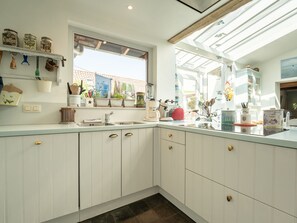 Fridge, cookware/dishes/utensils