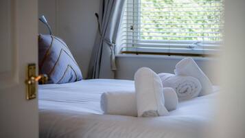 2 chambres, fer et planche Ă repasser, draps fournis