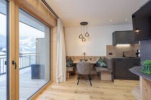 Interior - Holiday Apartment 'Mountain Suite Nr°303' with Mountain View, Balcony and Wi-Fi (Großarl)
