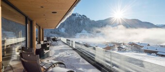 Holiday Apartment 'Mountain Suite Nr°303' with Mountain View, Balcony and Wi-Fi
