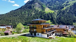 Exterior - Holiday Apartment 'Mountain Suite Nr°102' with Mountain View, Balcony and Wi-Fi (Großarl)