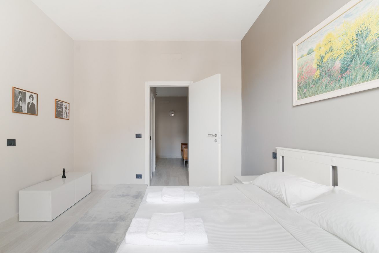 2 bedrooms, iron/ironing board, WiFi