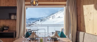 Holiday Apartment 'Mountain Suite No. 302' with Mountain View, Balcony and Wi-Fi