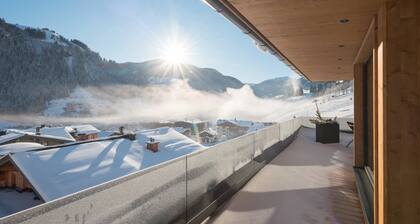 Apartment 'Mountain Suite Nr°302' with Mountain View, Shared Garden and Wi-Fi