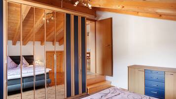 1 chambre, fer et planche Ă repasser, Wi-Fi gratuit, draps fournis