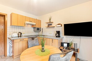 Fridge, microwave, oven, coffee/tea maker