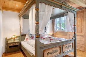 2 bedrooms, free WiFi, bed sheets - Apartment 'Schwarzwaldstube' with Mountain View, Shared Terrace and Wi-Fi (Titisee-Neustadt)