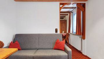 Fernseher, Tischtennisplatte