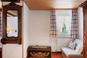 Télévision, table de tennis de table