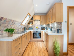 Fridge, microwave, oven, cookware/dishes/utensils