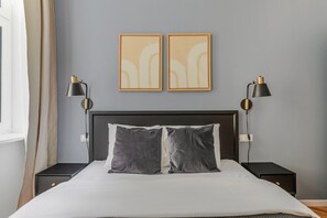 2 chambres, fer et planche à repasser, Wi-Fi, draps fournis