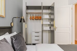 2 bedrooms, iron/ironing board, WiFi, bed sheets - Blueground | Margareten, elevator, nr Naschmarkt (Vienna)