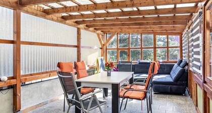 Ferienhaus 'Fewo Zum Huberts Schweinchen' mit Bergblick und Wi-Fi