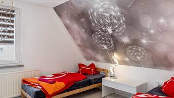 4 slaapkamers, een strijkplank/strijkijzer, gratis wifi, beddengoed