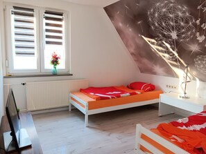 4 soverom, strykejern/-brett, wi-fi (inkludert) og sengetøy