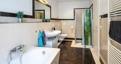 Apartment 'Creutzer' with Shared Terrace, Private Garden and Wi-Fi