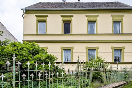 Ferienwohnung 'Creutzer' mit gemeinsamer Terrasse, privatem Garten und Wi-Fi