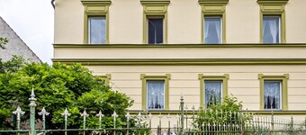 Apartment 'Creutzer' with Shared Terrace, Private Garden and Wi-Fi