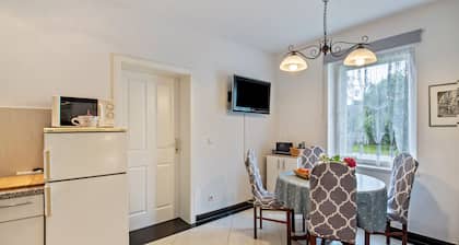 Ferienwohnung 'Creutzer' mit gemeinsamer Terrasse, privatem Garten und Wi-Fi