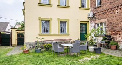 Apartment 'Creutzer' with Shared Terrace, Private Garden and Wi-Fi