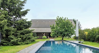 Bauernhof 'Vierseitenhof' mit privatem Pool, privater Terrasse und Wi-Fi