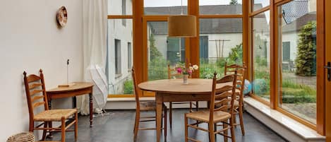 تناول الطعام