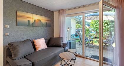 Ferienwohnung 'Sonnenschein' mit Gemeinschaftspool, privater Terrasse und WLAN
