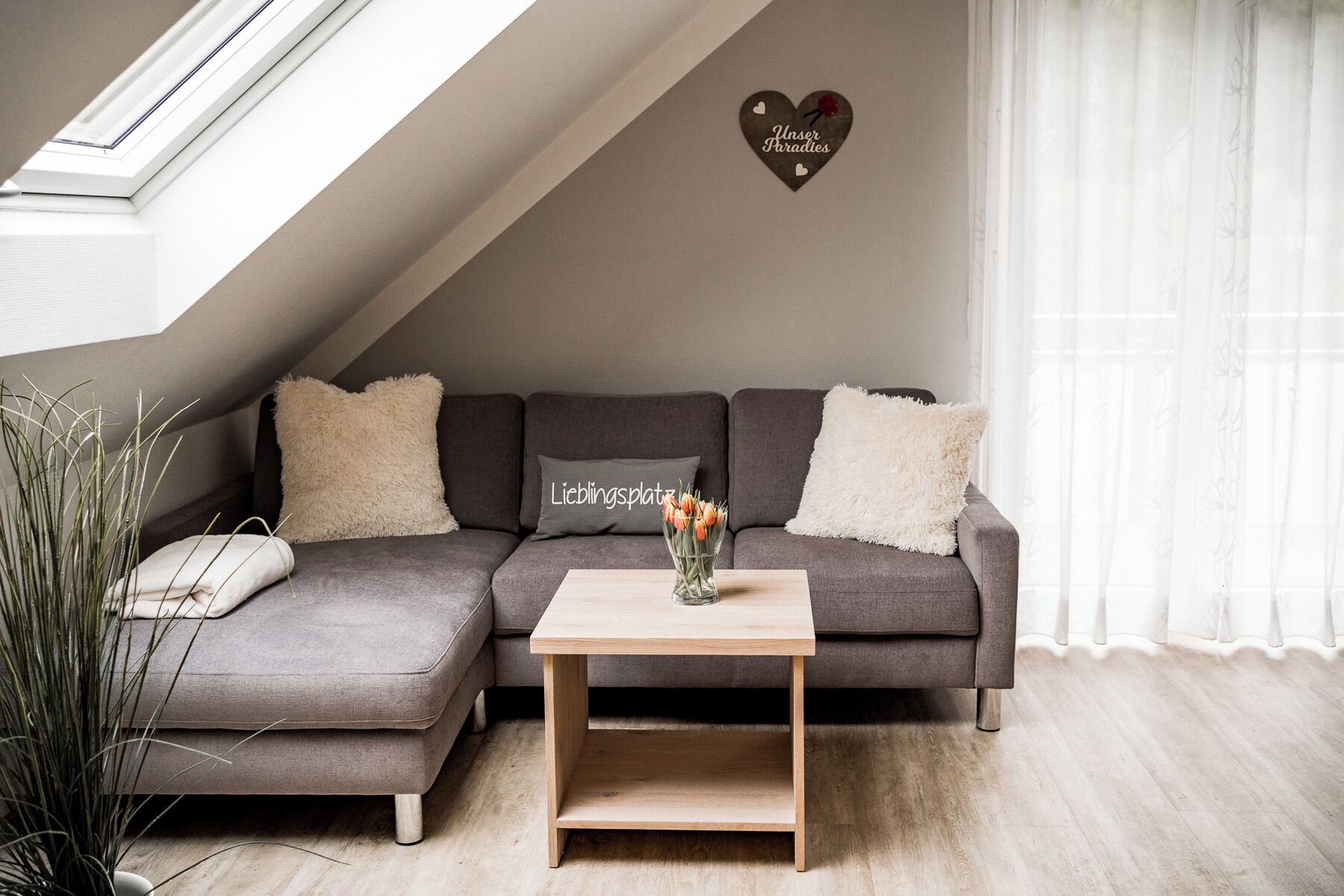 Fernseher, DVD-Player, Tischtennisplatte, Stereoanlage