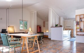 2 bedrooms, free WiFi