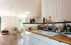 Geladeira, fogão, cooktop, lava-louças