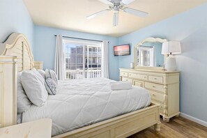 3 quartos, escrivaninha, ferros/tábuas de passar roupa